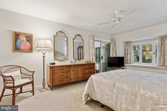 6 STEEPLECHASE LN, Blue Bell, PA 19422