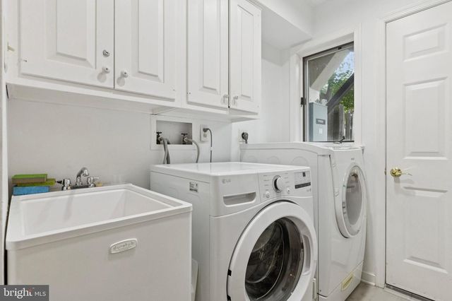 6 STEEPLECHASE LN, Blue Bell, PA 19422