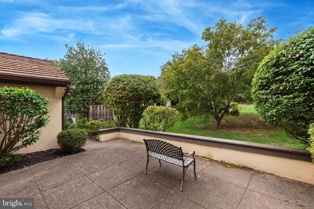 6 STEEPLECHASE LN, Blue Bell, PA 19422