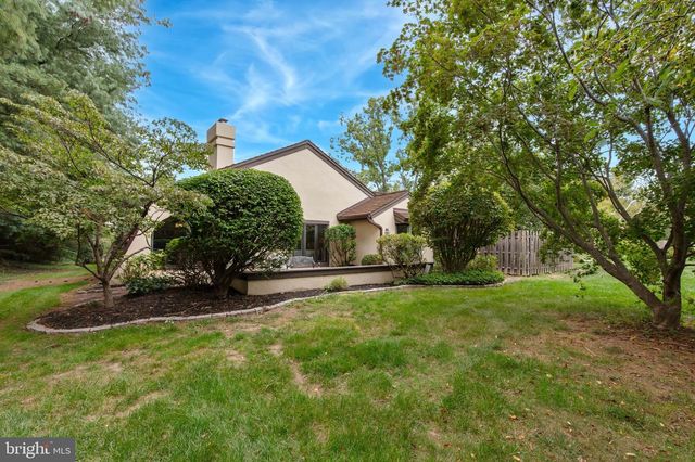 6 STEEPLECHASE LN, Blue Bell, PA 19422