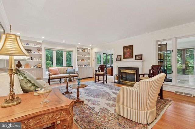 6 STEEPLECHASE LN, Blue Bell, PA 19422