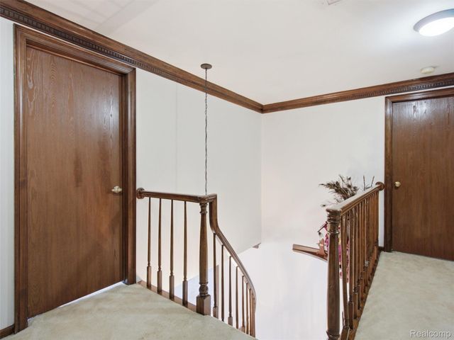 22520 Vacri Lane, Farmington Hills, MI 48335