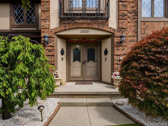 22520 Vacri Lane, Farmington Hills, MI 48335