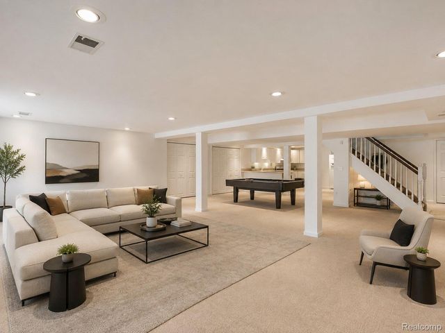 22520 Vacri Lane, Farmington Hills, MI 48335