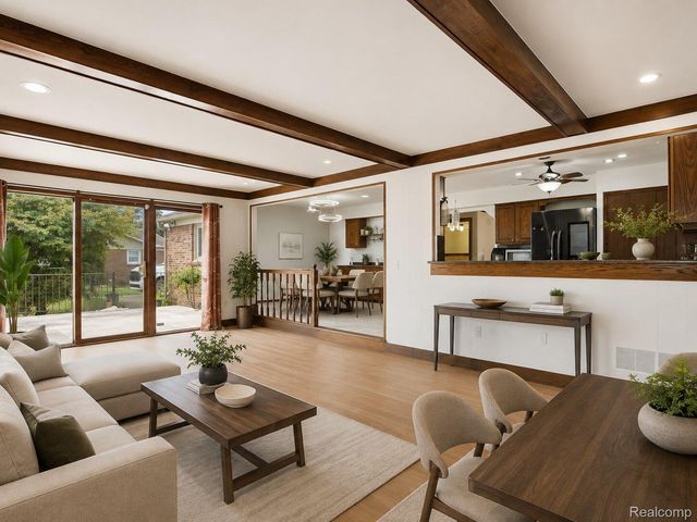22520 Vacri Lane, Farmington Hills, MI 48335