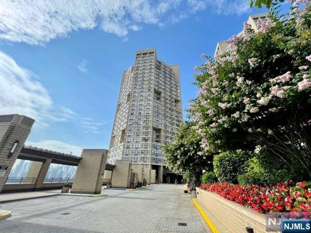 7000 Boulevard East 11E, Guttenberg, NJ 07093