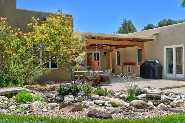 125 Martha Court, Corrales, NM 87048