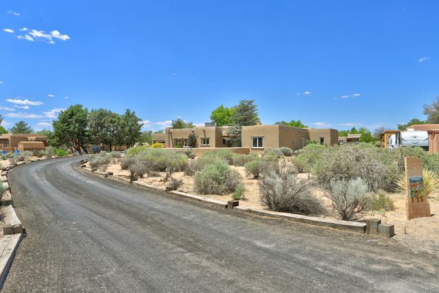 125 Martha Court, Corrales, NM 87048
