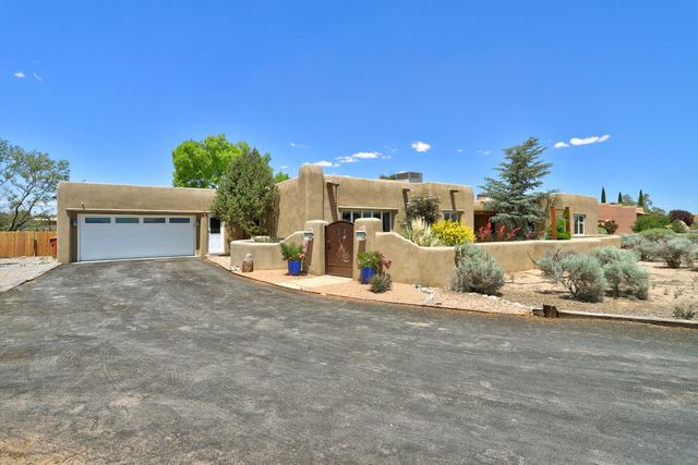 125 Martha Court, Corrales, NM 87048