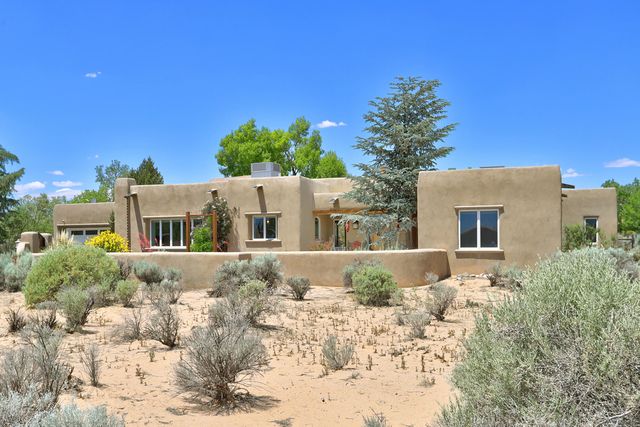 125 Martha Court, Corrales, NM 87048