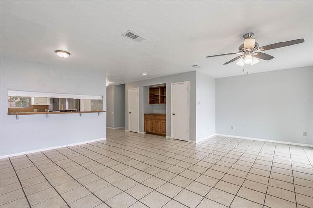111B Normal Park Drive B, Huntsville, TX 77320
