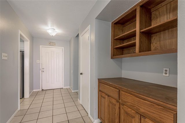 111B Normal Park Drive B, Huntsville, TX 77320