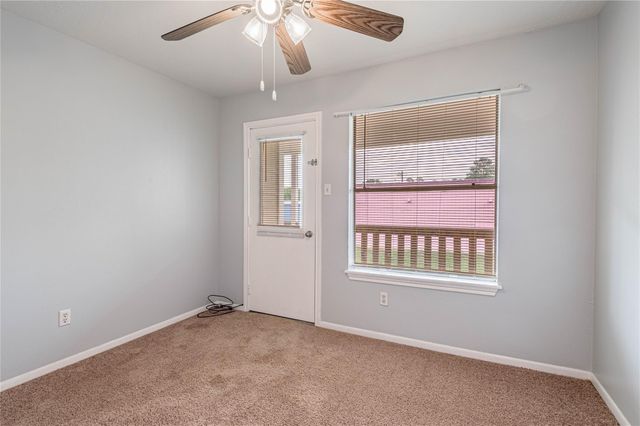 111B Normal Park Drive B, Huntsville, TX 77320