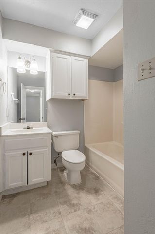 111B Normal Park Drive B, Huntsville, TX 77320