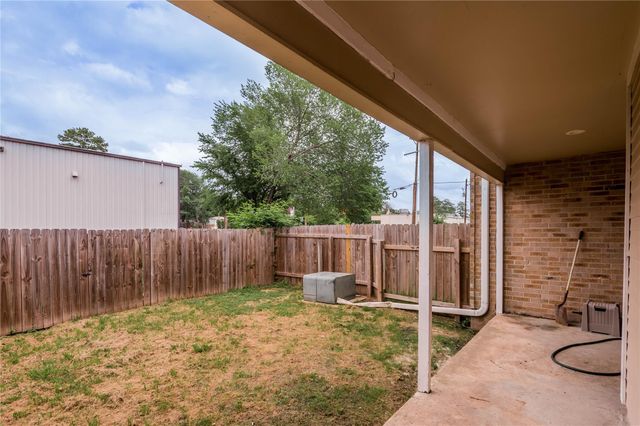 111B Normal Park Drive B, Huntsville, TX 77320