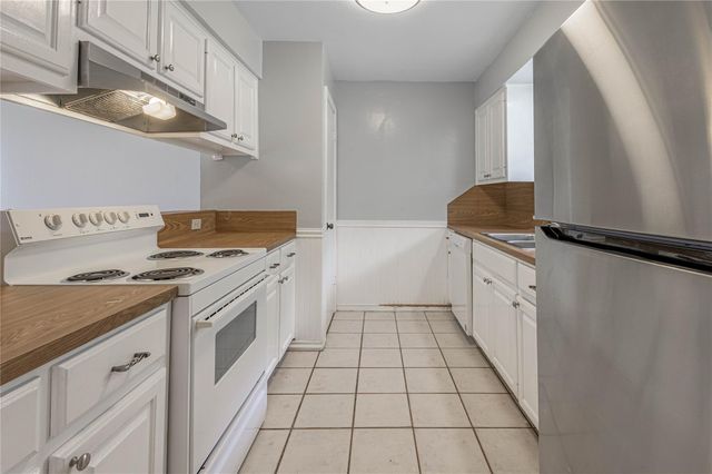 111B Normal Park Drive B, Huntsville, TX 77320