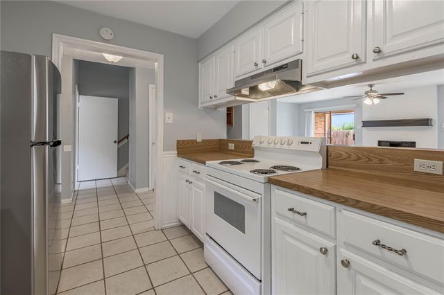 111B Normal Park Drive B, Huntsville, TX 77320