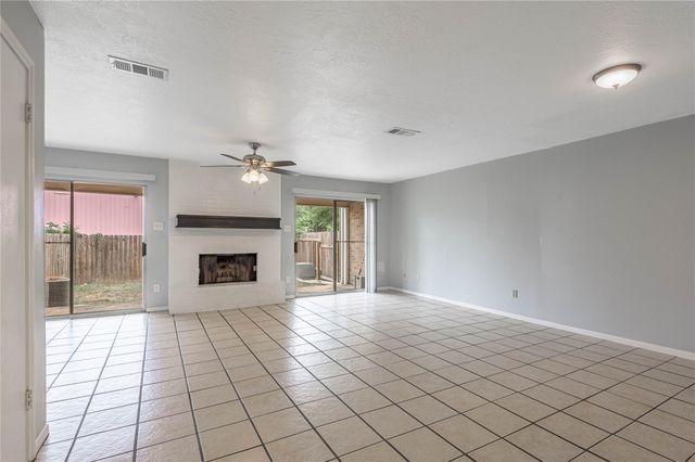 111B Normal Park Drive B, Huntsville, TX 77320