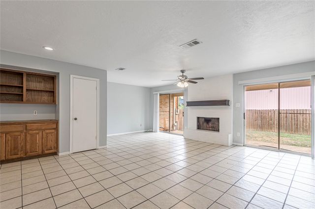 111B Normal Park Drive B, Huntsville, TX 77320