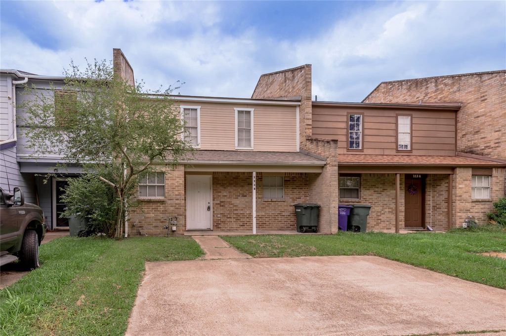111B Normal Park Drive B, Huntsville, TX 77320