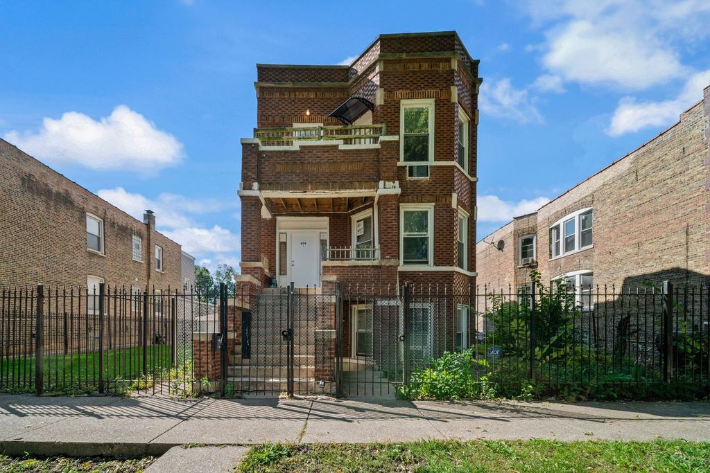 624 N Monticello Avenue 2, Chicago, IL 60624