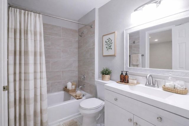 6150 Ridgeway Drive, Houston, TX 77033