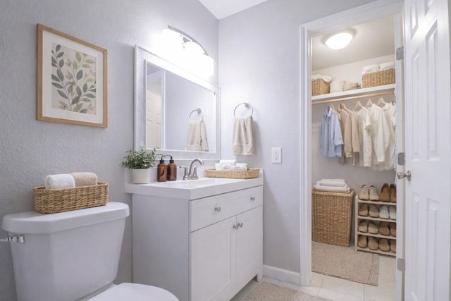 6150 Ridgeway Drive, Houston, TX 77033