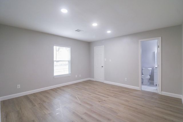 6150 Ridgeway Drive, Houston, TX 77033