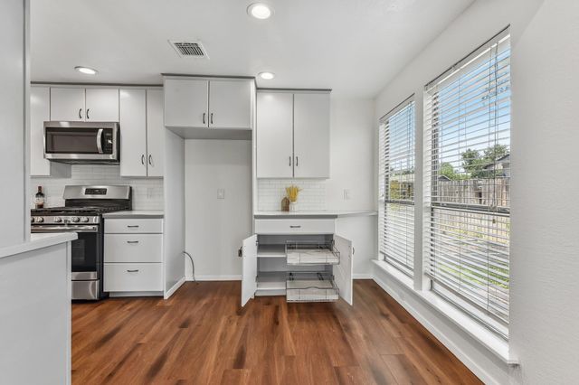 1204 Glen CV, Round Rock, TX 78681