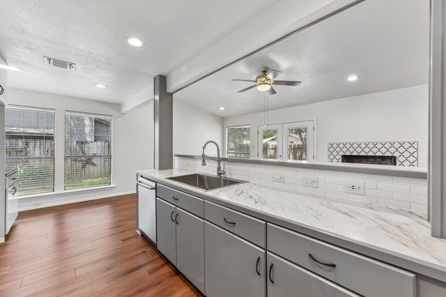 1204 Glen CV, Round Rock, TX 78681