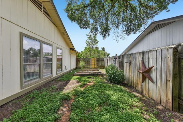 1204 Glen CV, Round Rock, TX 78681