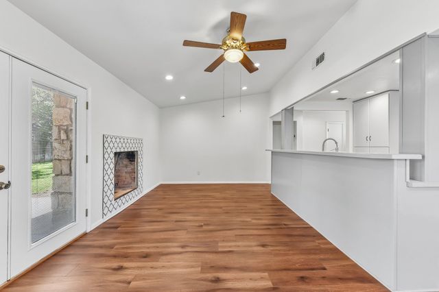 1204 Glen CV, Round Rock, TX 78681