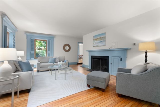 1 Hay Road, Belmont, MA 02478