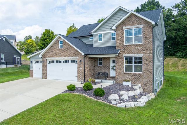 327 Star Lane, Glen Carbon, IL 62034