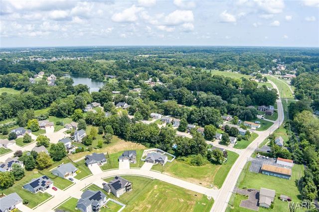 327 Star Lane, Glen Carbon, IL 62034