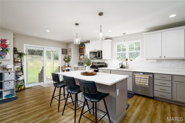 327 Star Lane, Glen Carbon, IL 62034