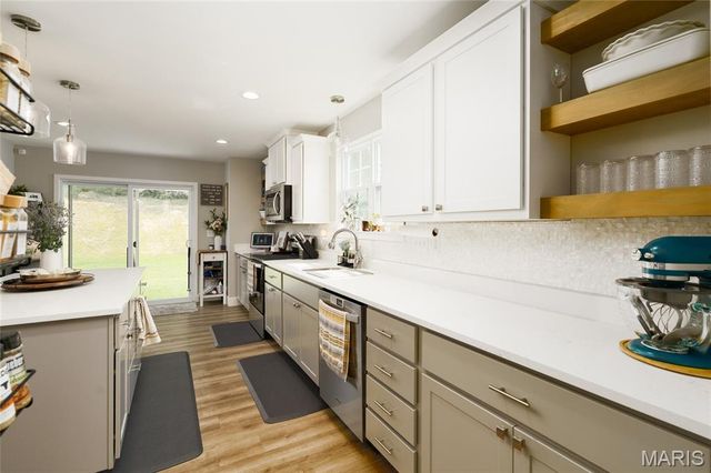 327 Star Lane, Glen Carbon, IL 62034