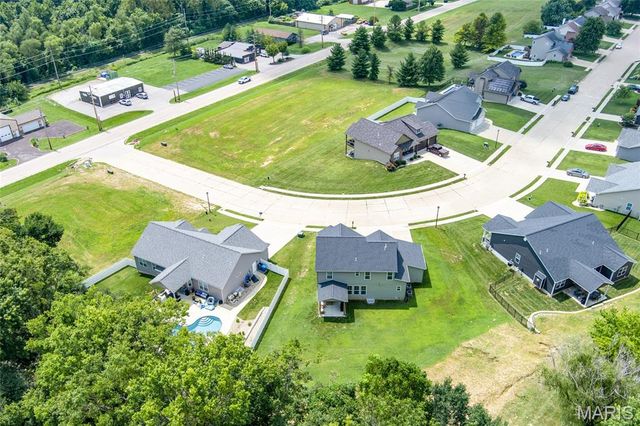 327 Star Lane, Glen Carbon, IL 62034