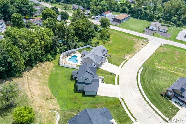 327 Star Lane, Glen Carbon, IL 62034