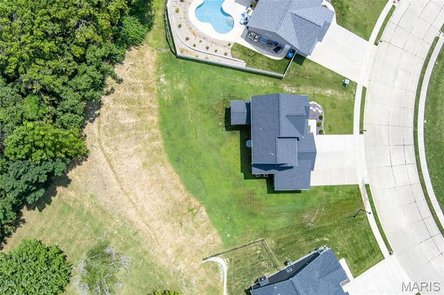 327 Star Lane, Glen Carbon, IL 62034