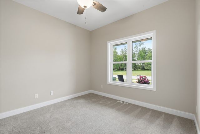 2416 Kestrel Drive SE, Cedar Rapids, IA 52403