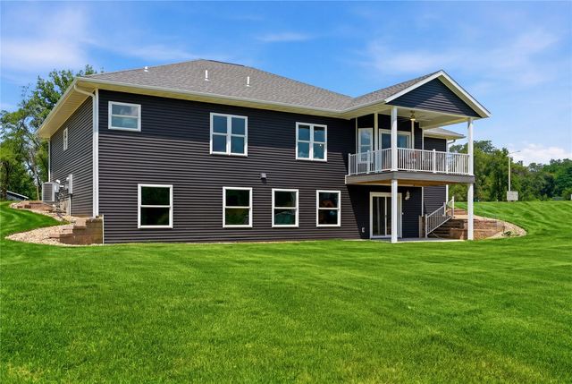 2416 Kestrel Drive SE, Cedar Rapids, IA 52403