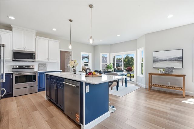 2416 Kestrel Drive SE, Cedar Rapids, IA 52403