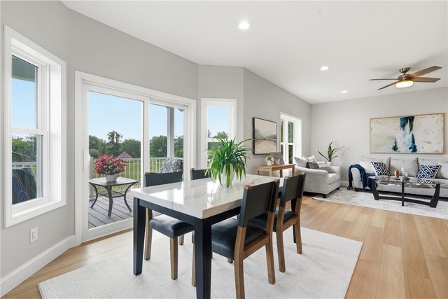 2416 Kestrel Drive SE, Cedar Rapids, IA 52403