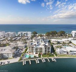 2020 GULF SHORE BLVD N PH-201W, Naples, FL 34102