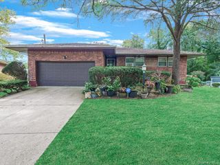 944 Willowbend Lane, North Baldwin, NY 11510