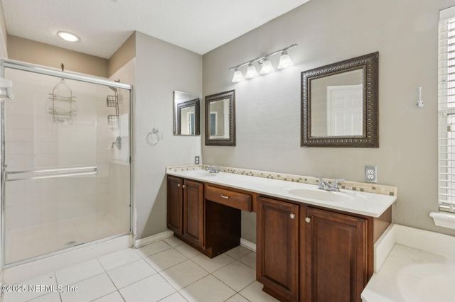 8537 GLENBURY Court N, Jacksonville, FL 32256