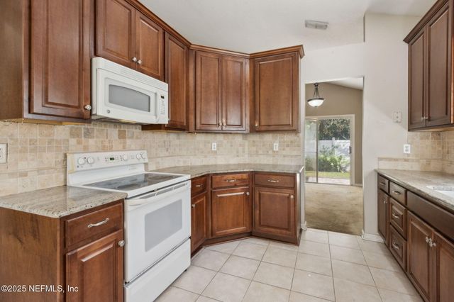 8537 GLENBURY Court N, Jacksonville, FL 32256