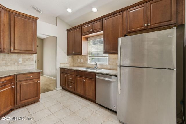 8537 GLENBURY Court N, Jacksonville, FL 32256