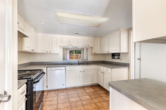 5902 Arncliffe Drive, Houston, TX 77088